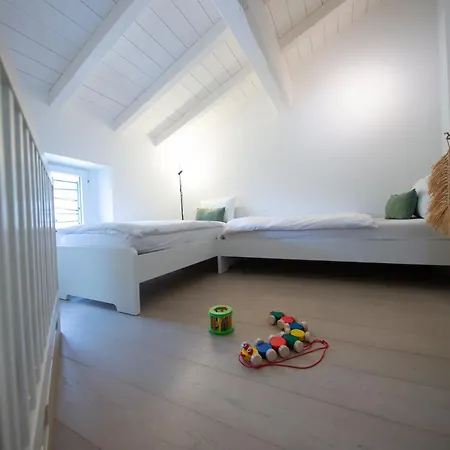 Апартаменти Loft Design In Bre Village *