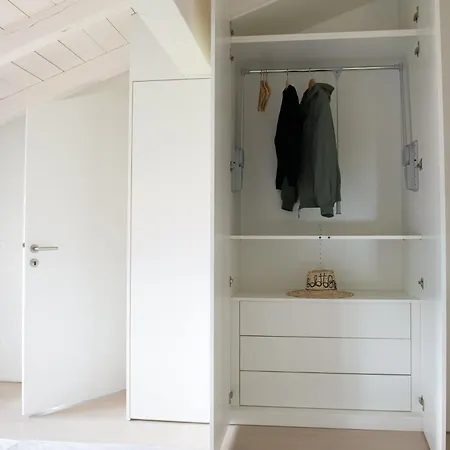 Loft Design In Bre Village شقة